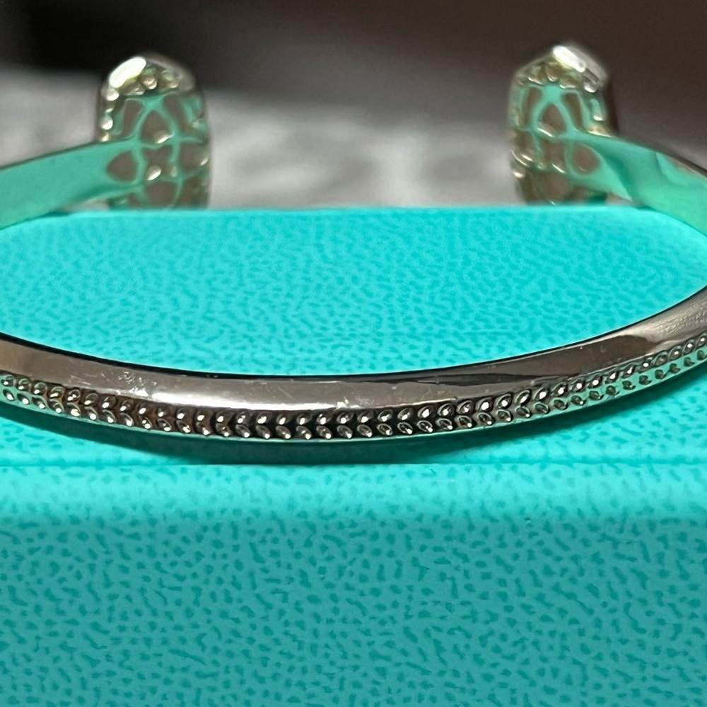 Kendra Scott bracelet